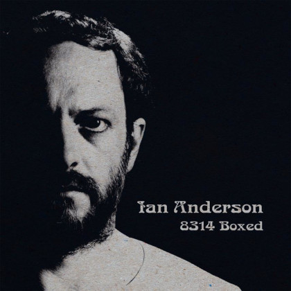 https://www.abuzzsupreme.it/wp-content/uploads/2024/09/Ian-Anderson-8314-Boxed-cover.jpg